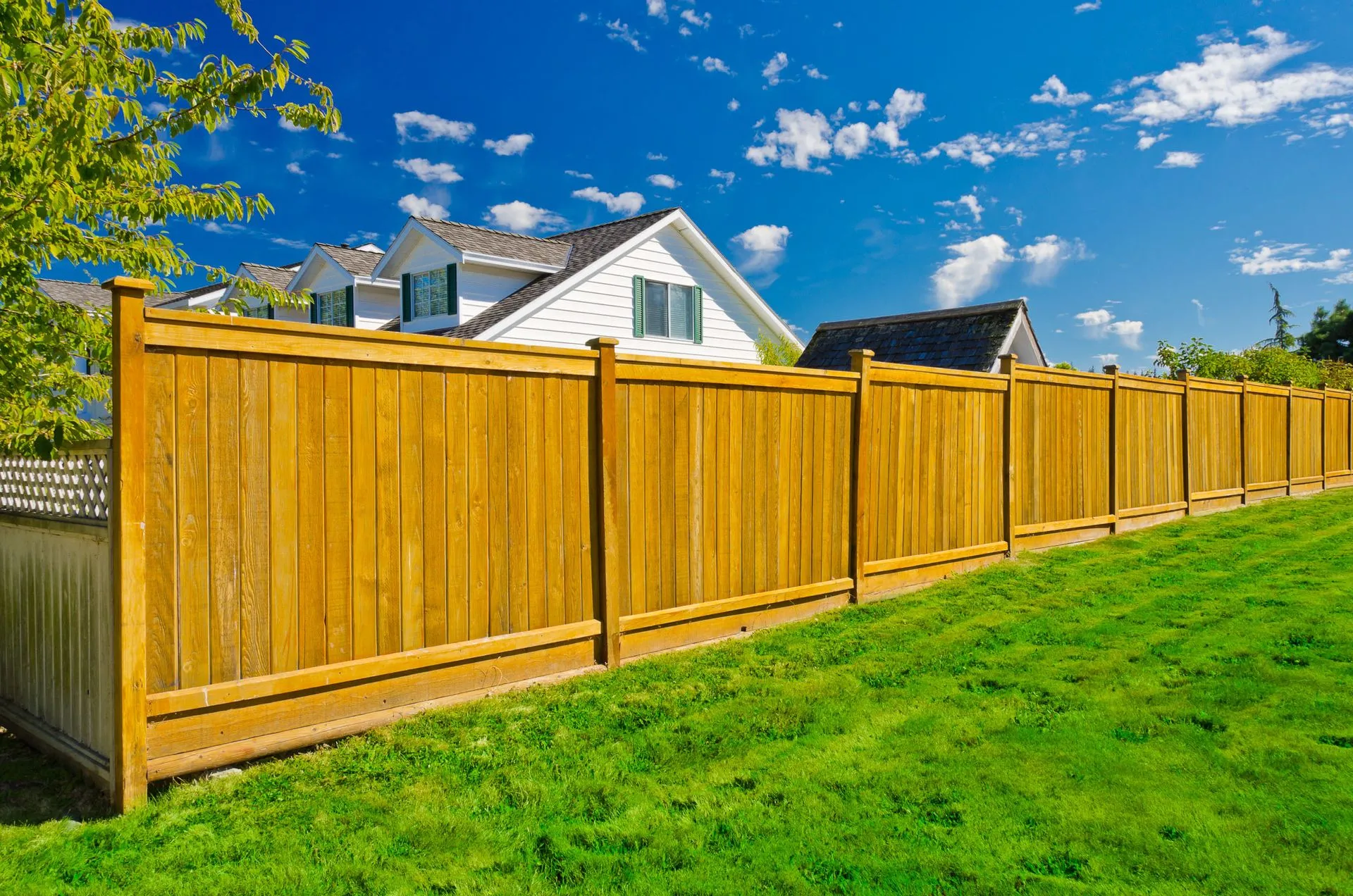 What Should a Fence Contractor Check Before Starting an Installation